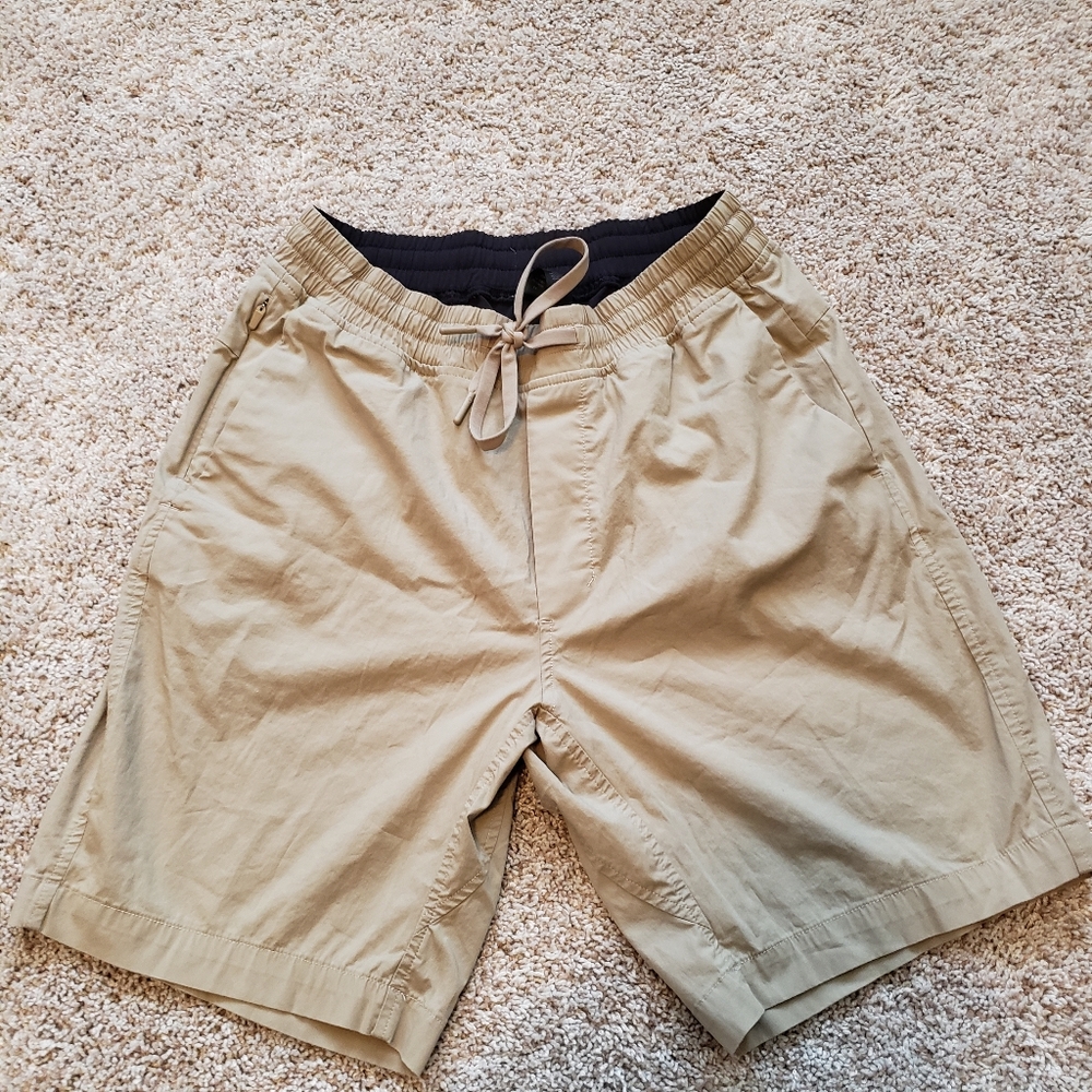 Lululemon Bowline Short *8" Size: Small Color: Tan/Khaki